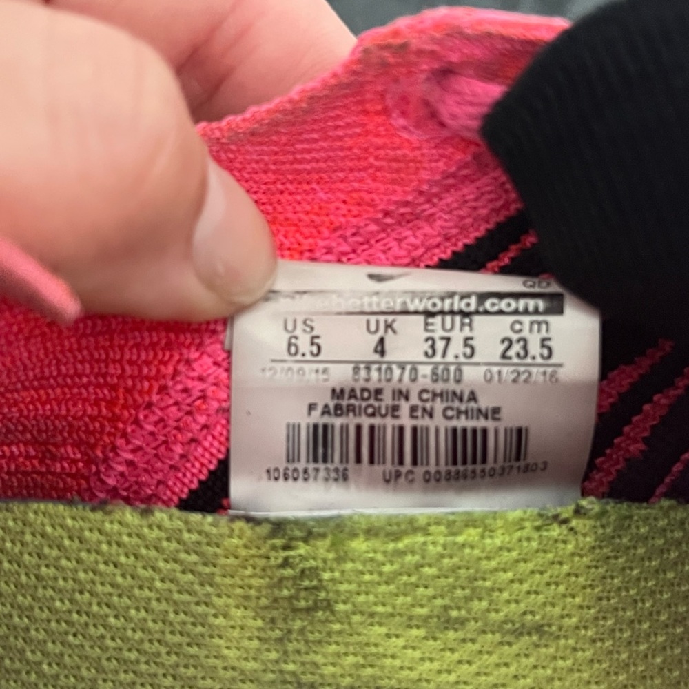 Women gym shoes